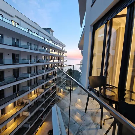 Side Sea View Apartament *